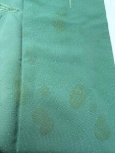 グリーン着物　変色シミ　修正前