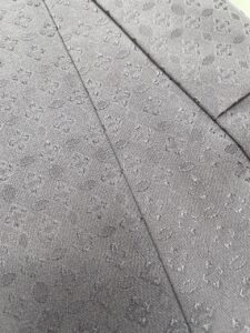 お召着物　虫が潰れて付いたシミ　染み抜き後